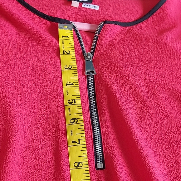 Red hot blouse tunic size L front zipper - Picture 7 of 7